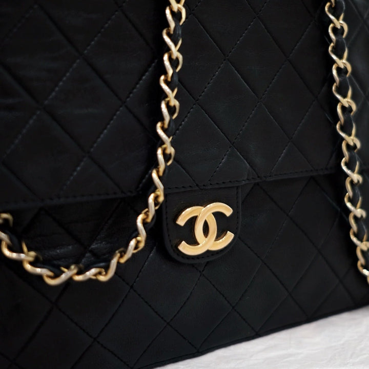 Chanel vintage woc flap chain bag