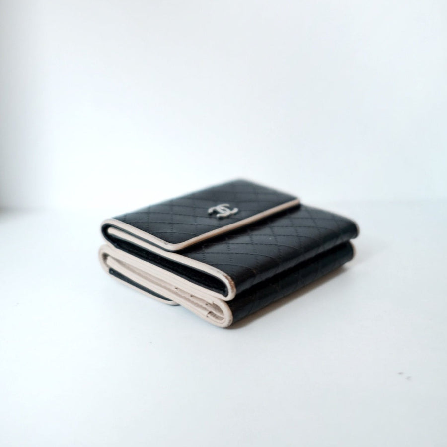 Chanel cowhide wallet