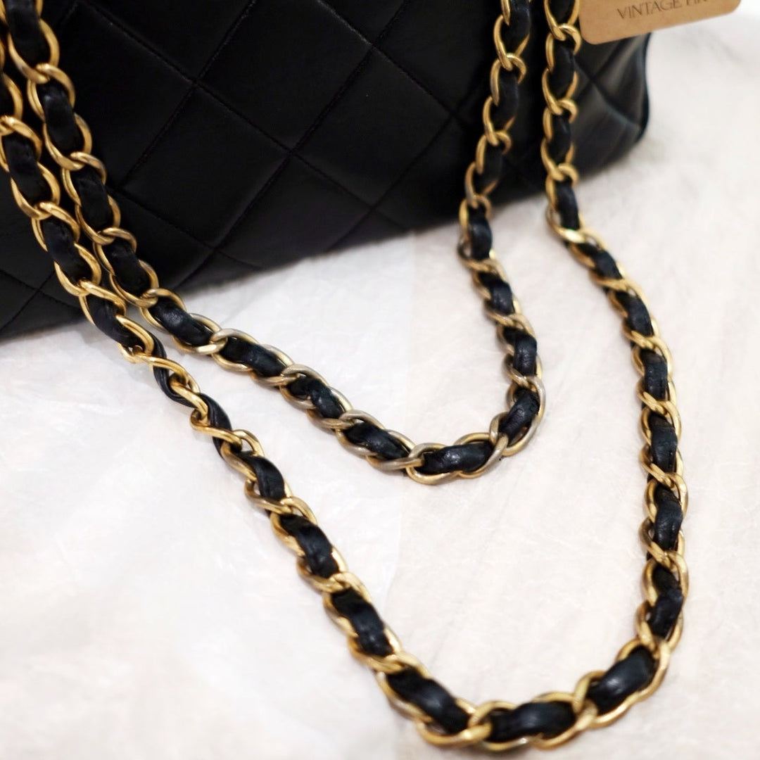 Chanel vintage CC lambskin chain tote bag