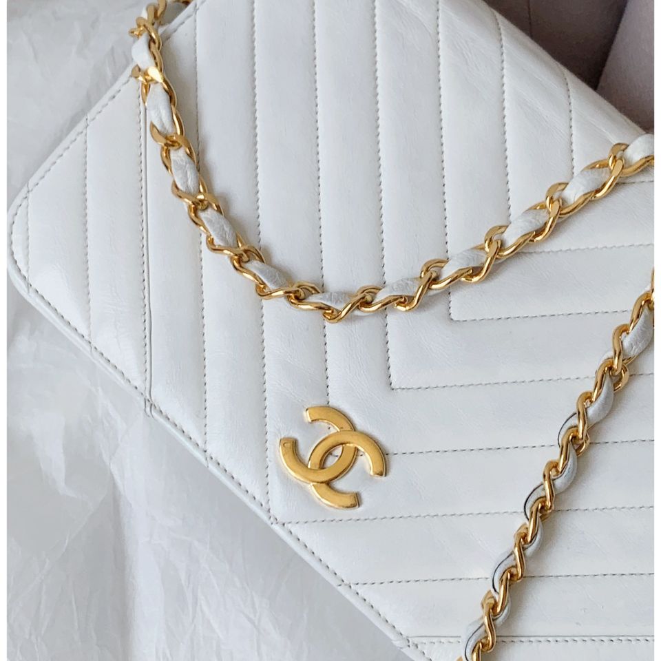 Chanel vintage V-Stitch Flap Bag
