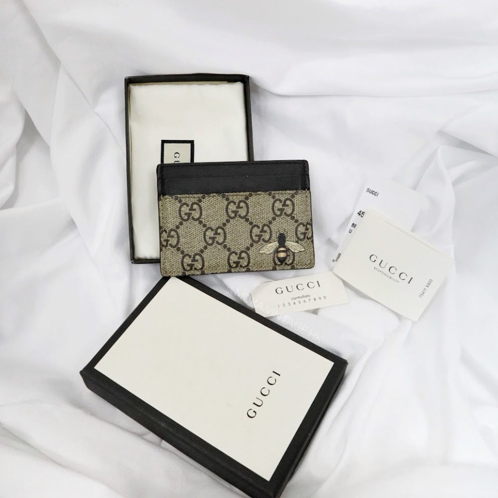 Gucci Bee print GG Supreme card case