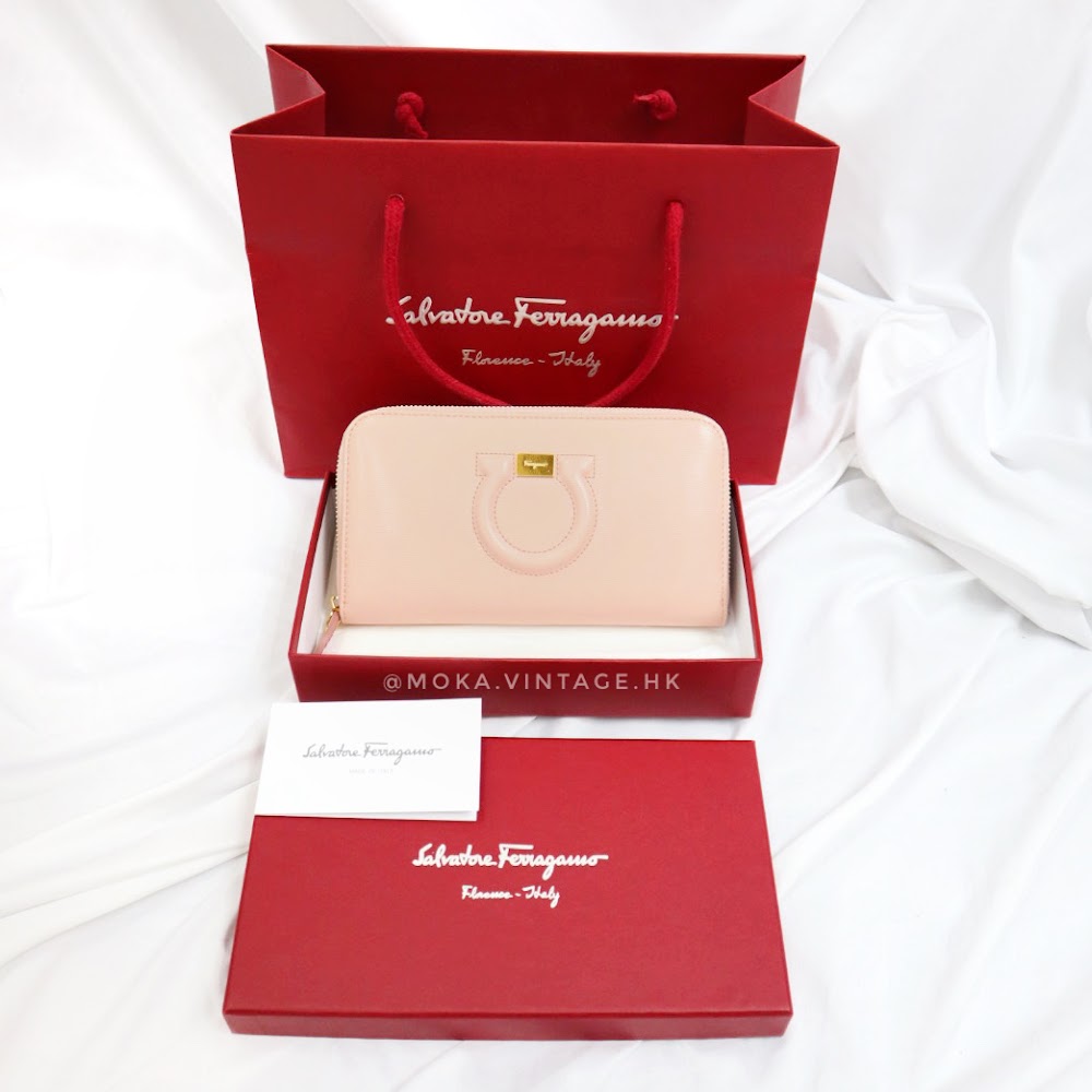 Ferragamo gancini pink leather zipped wallet