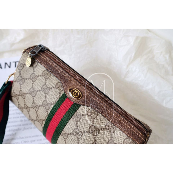 Gucci vintage GG clutch bag