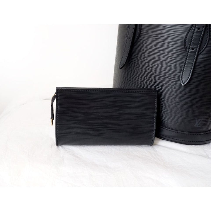 Louis Vuitton black epi leather petit bucket with pouch