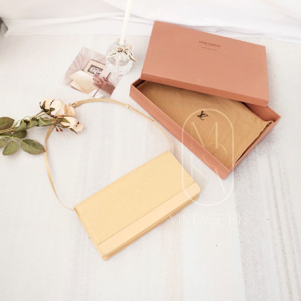 Louis Vuitton Epi Honfleur Pochette