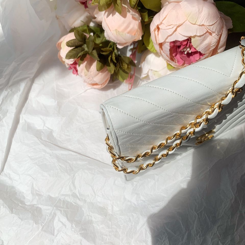 Chanel vintage V-Stitch Flap Bag