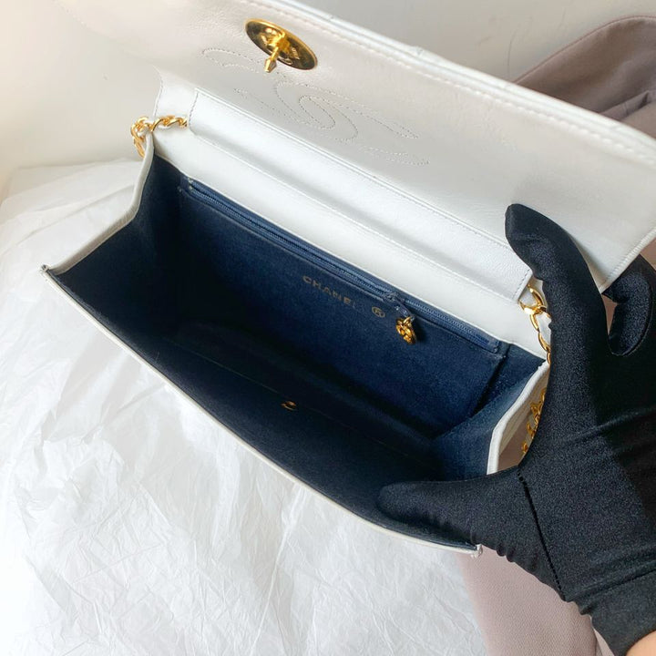 Chanel vintage V-Stitch Flap Bag