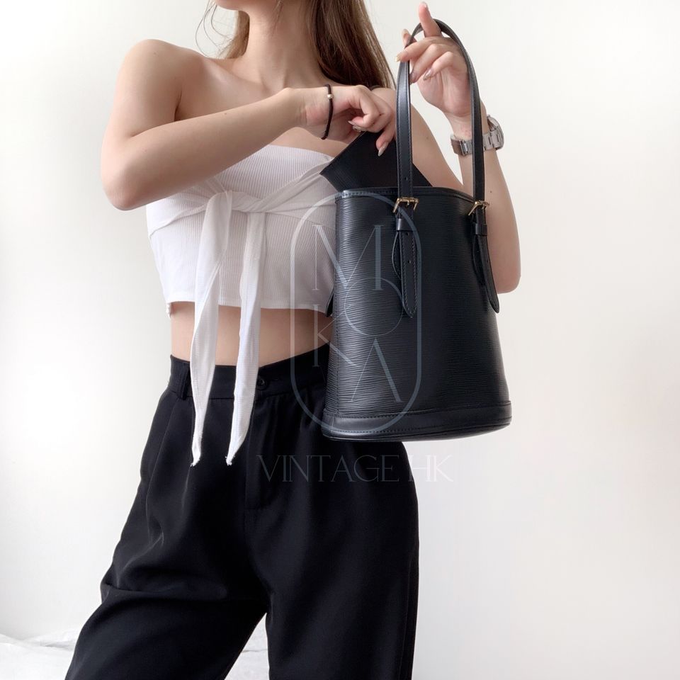 Louis Vuitton black epi leather petit bucket with pouch