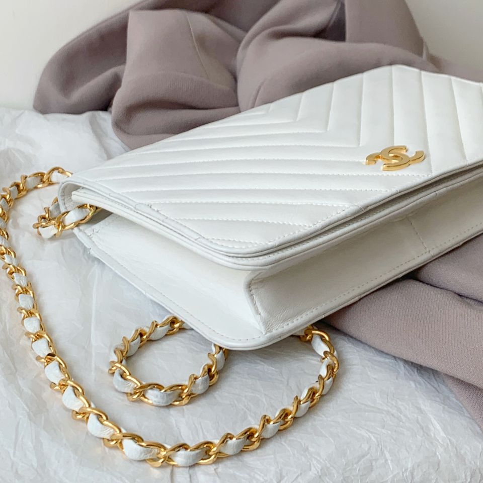 Chanel vintage V-Stitch Flap Bag