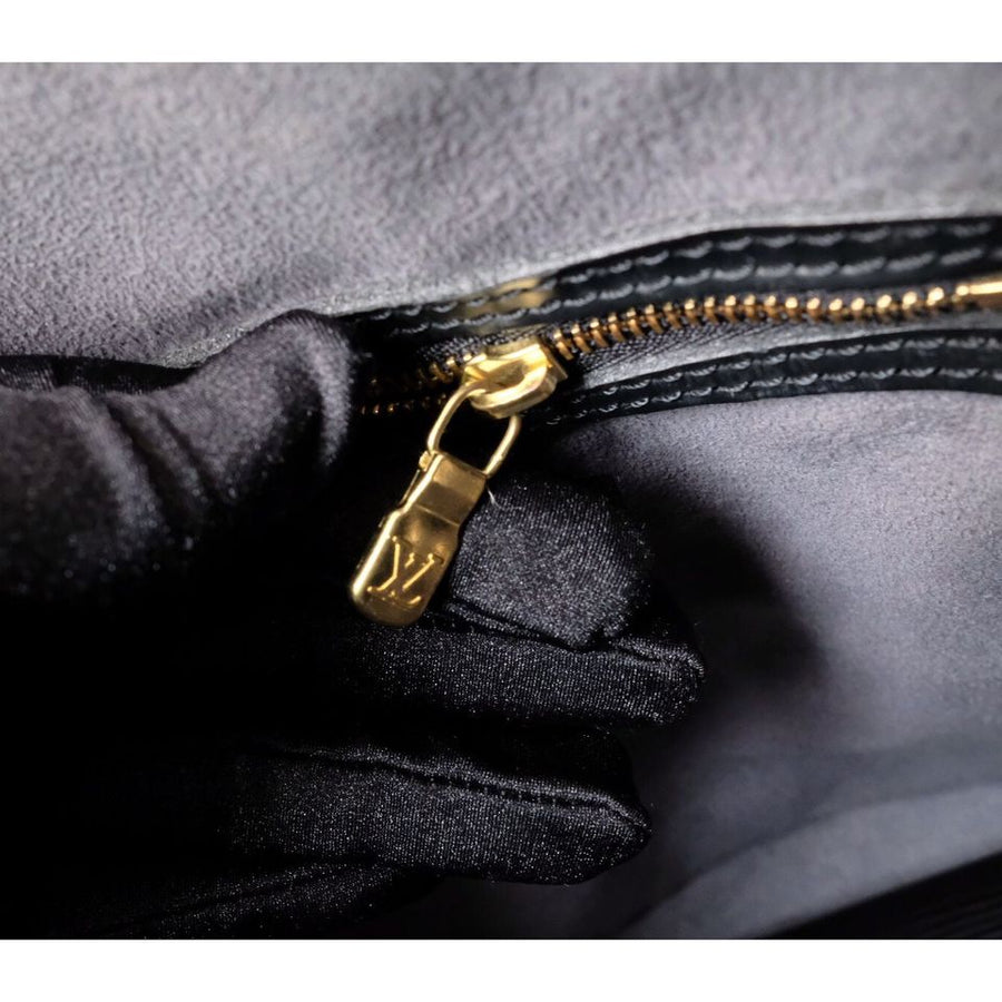 Louis Vuitton black epi leather petit bucket with pouch