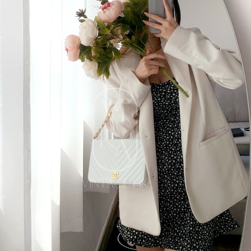 Chanel vintage V-Stitch Flap Bag