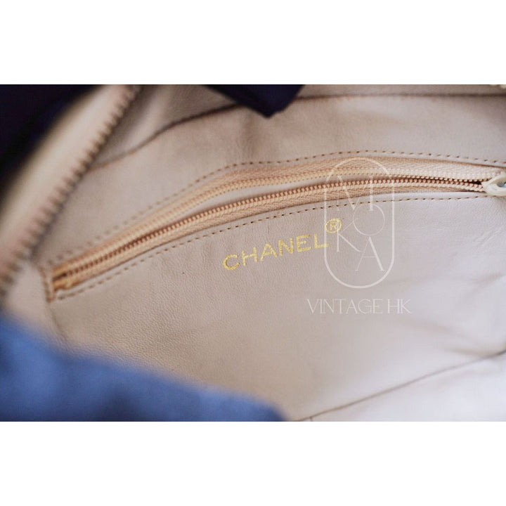 Chanel CC diamond-quilted tassel crossbody bag