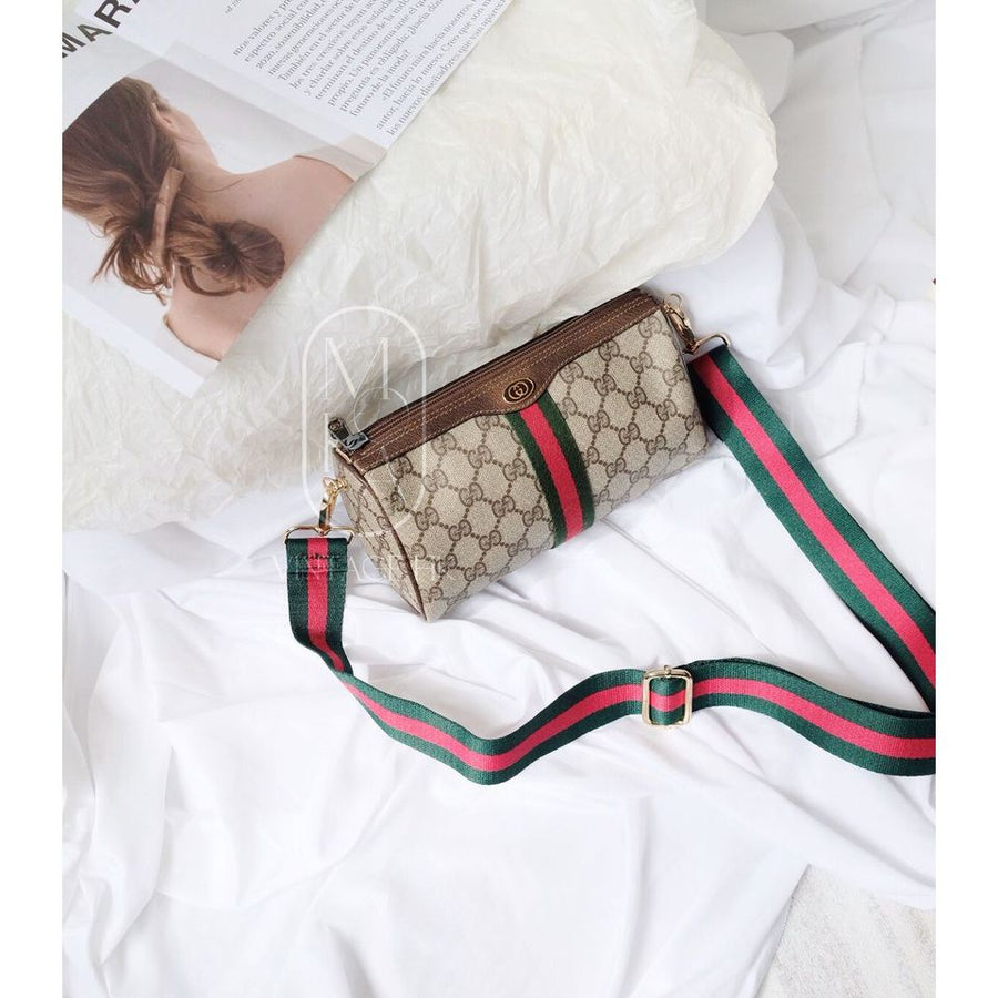 Gucci vintage GG clutch bag