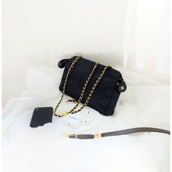 Chanel vintage silk clutch+chain