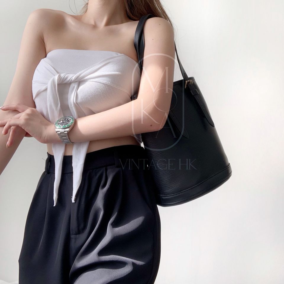 Louis Vuitton black epi leather petit bucket with pouch
