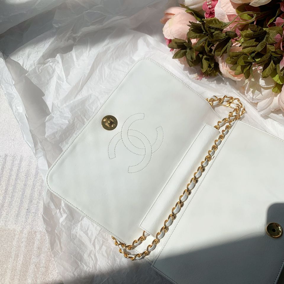 Chanel vintage V-Stitch Flap Bag