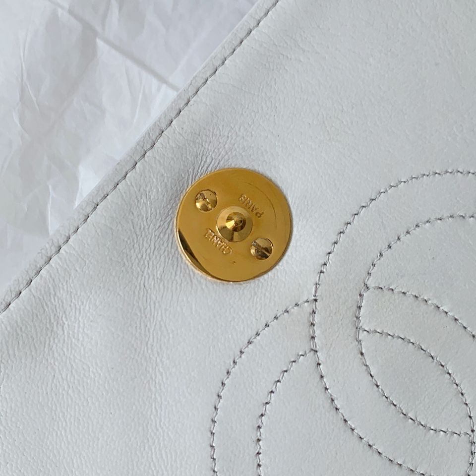 Chanel vintage V-Stitch Flap Bag