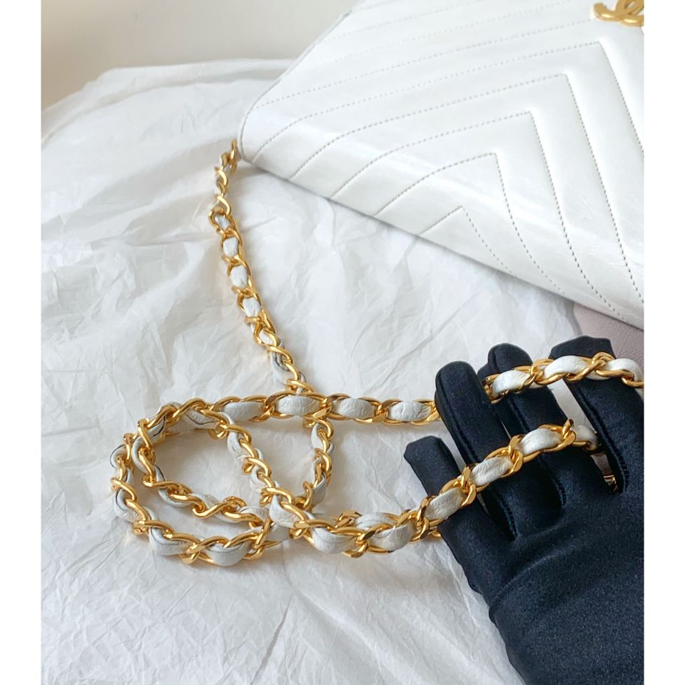 Chanel vintage V-Stitch Flap Bag