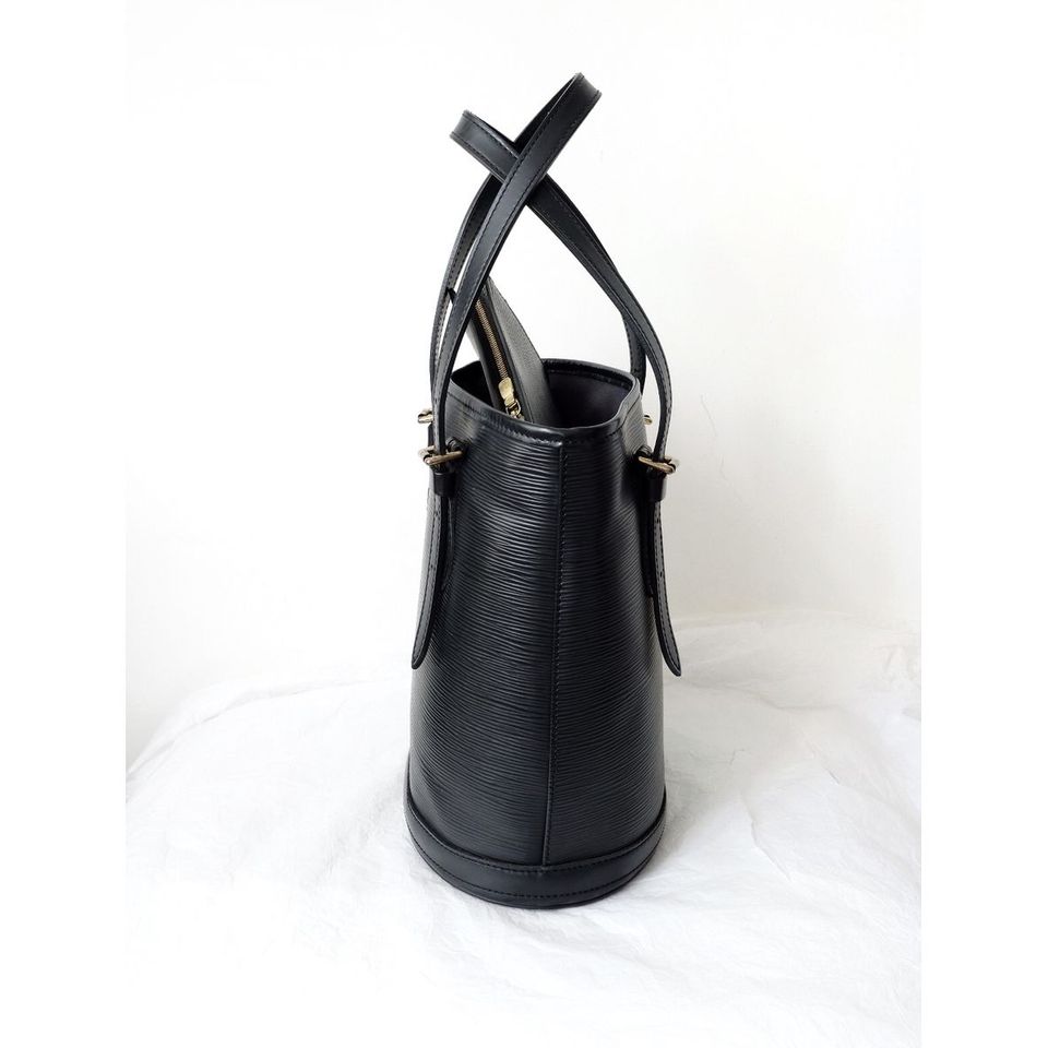 Louis Vuitton black epi leather petit bucket with pouch