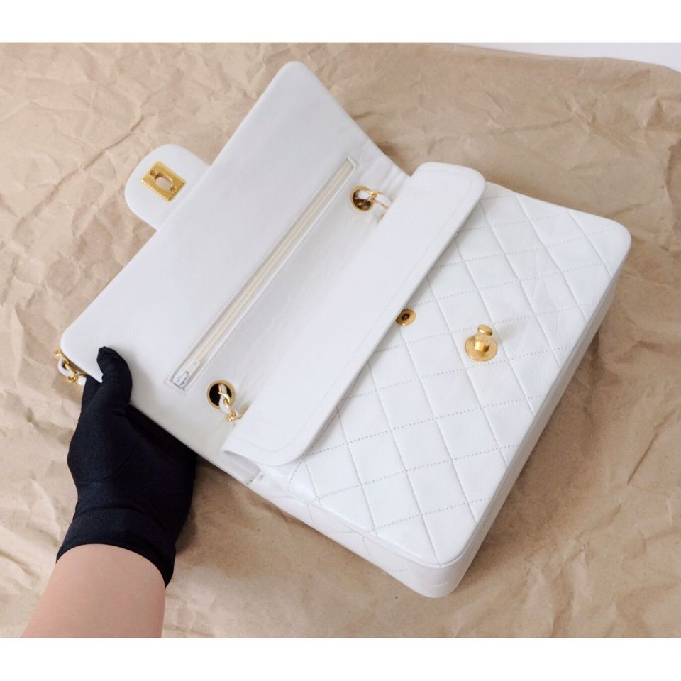 Chanel vintage classic flap bag 25cm