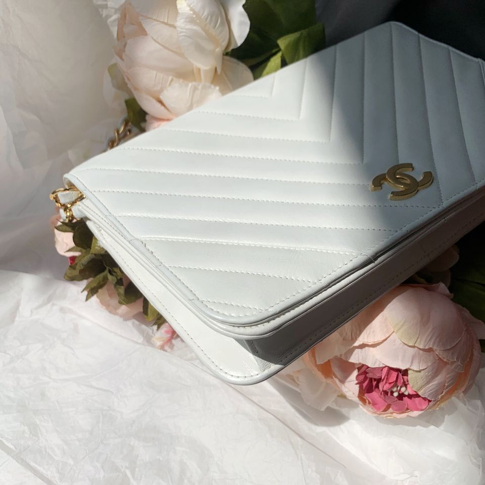 Chanel vintage V-Stitch Flap Bag