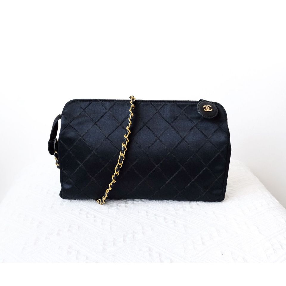Chanel vintage silk clutch+chain