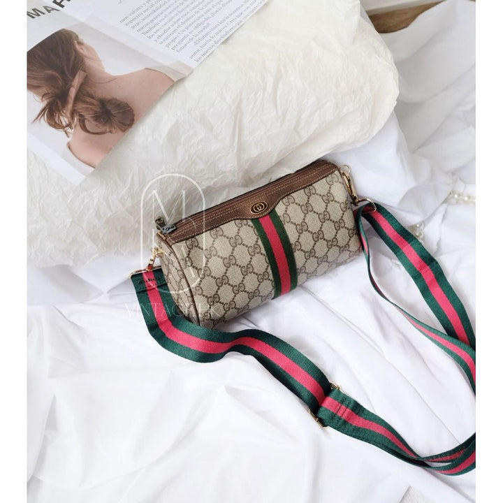 Gucci vintage GG clutch bag