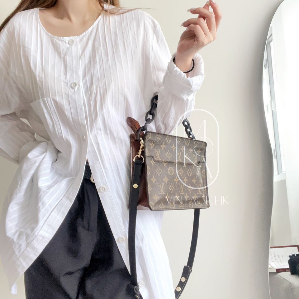 Louis Vuitton monogram clutch bag