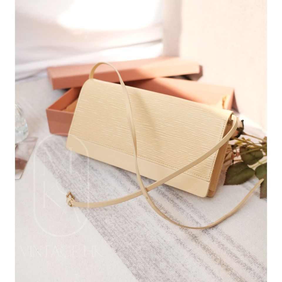Louis Vuitton Epi Honfleur Pochette