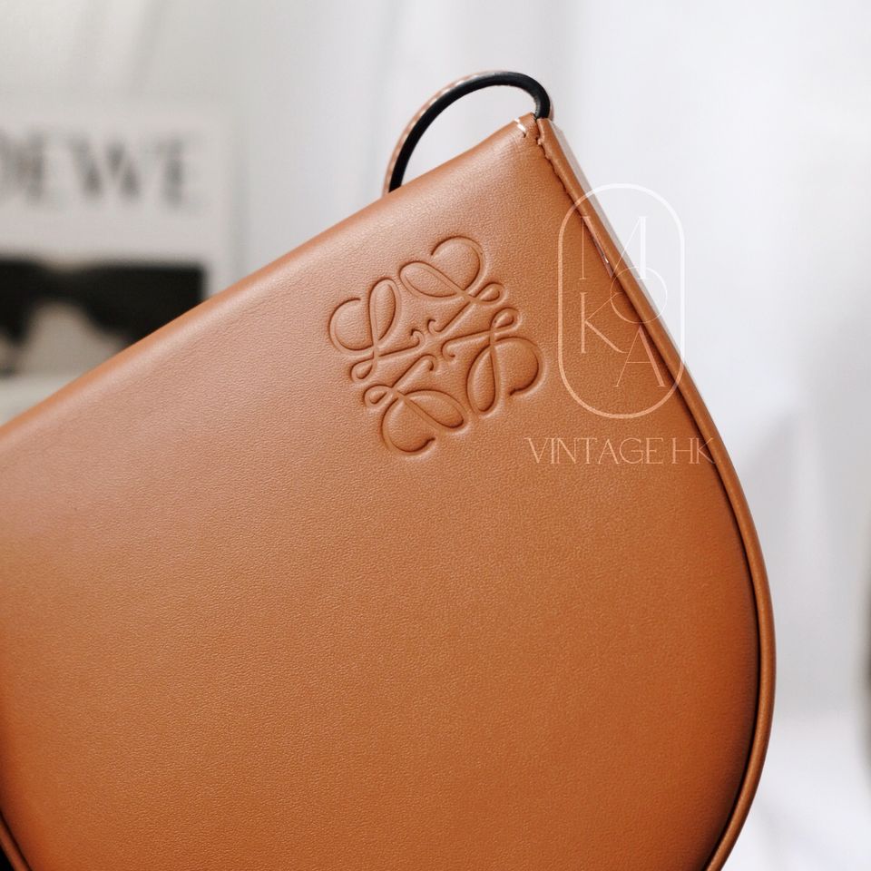 Loewe small heel pouch in soft calfskin – Moka Vintage HK