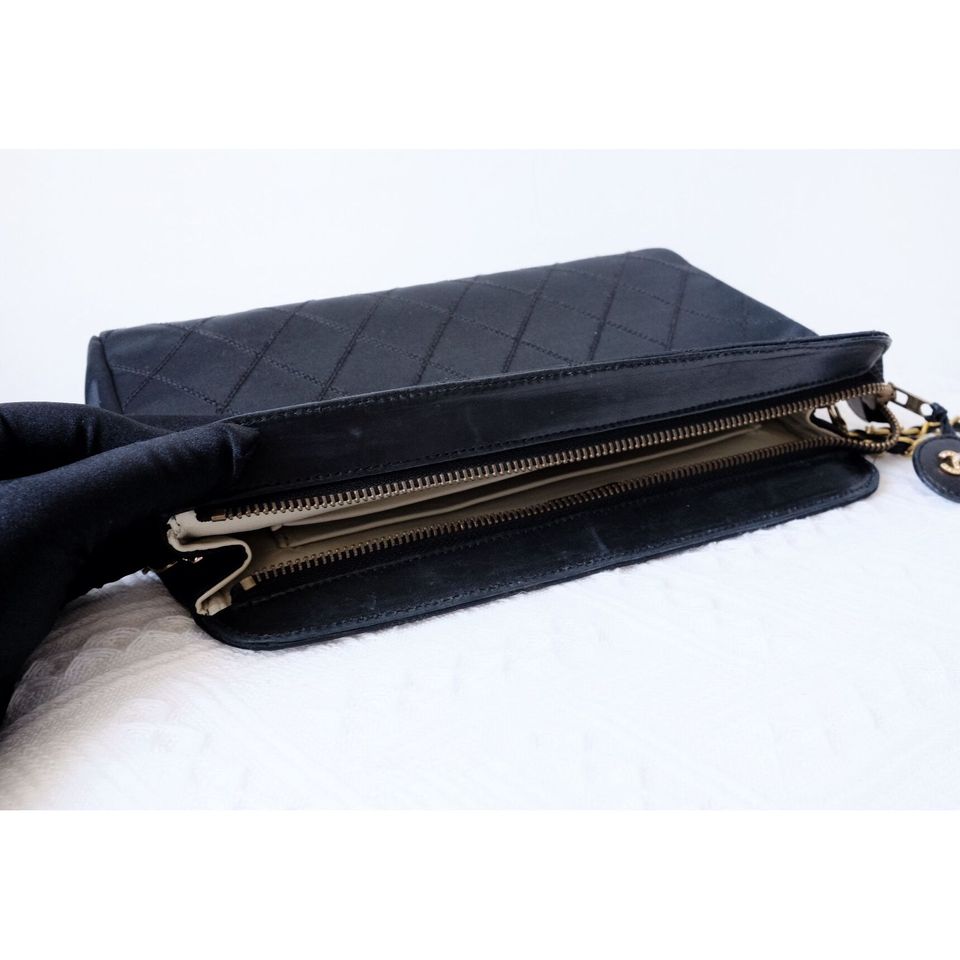 Chanel vintage silk clutch+chain