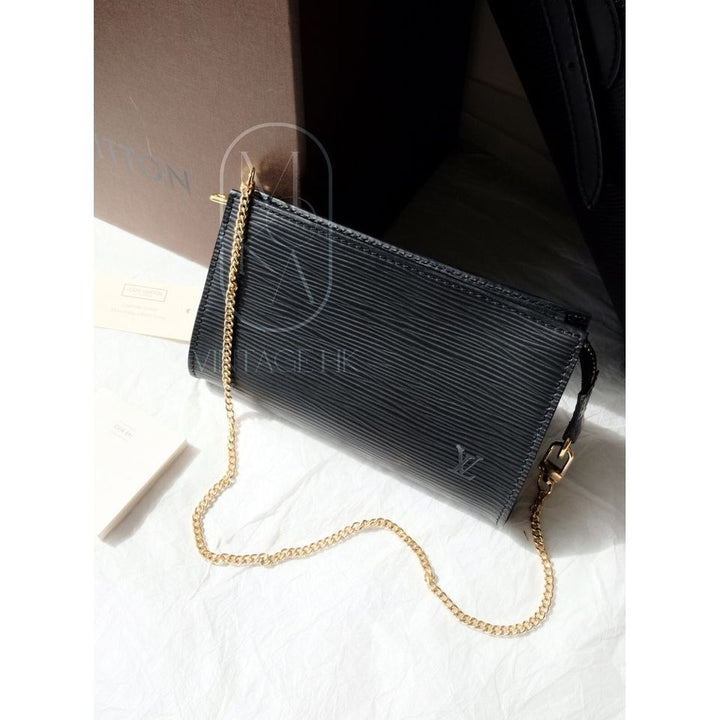 Louis Vuitton black epi leather petit bucket with pouch