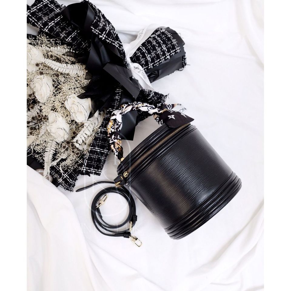 Louis Vuitton vintage cannes beauty case bag