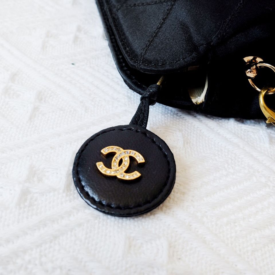Chanel vintage silk clutch+chain