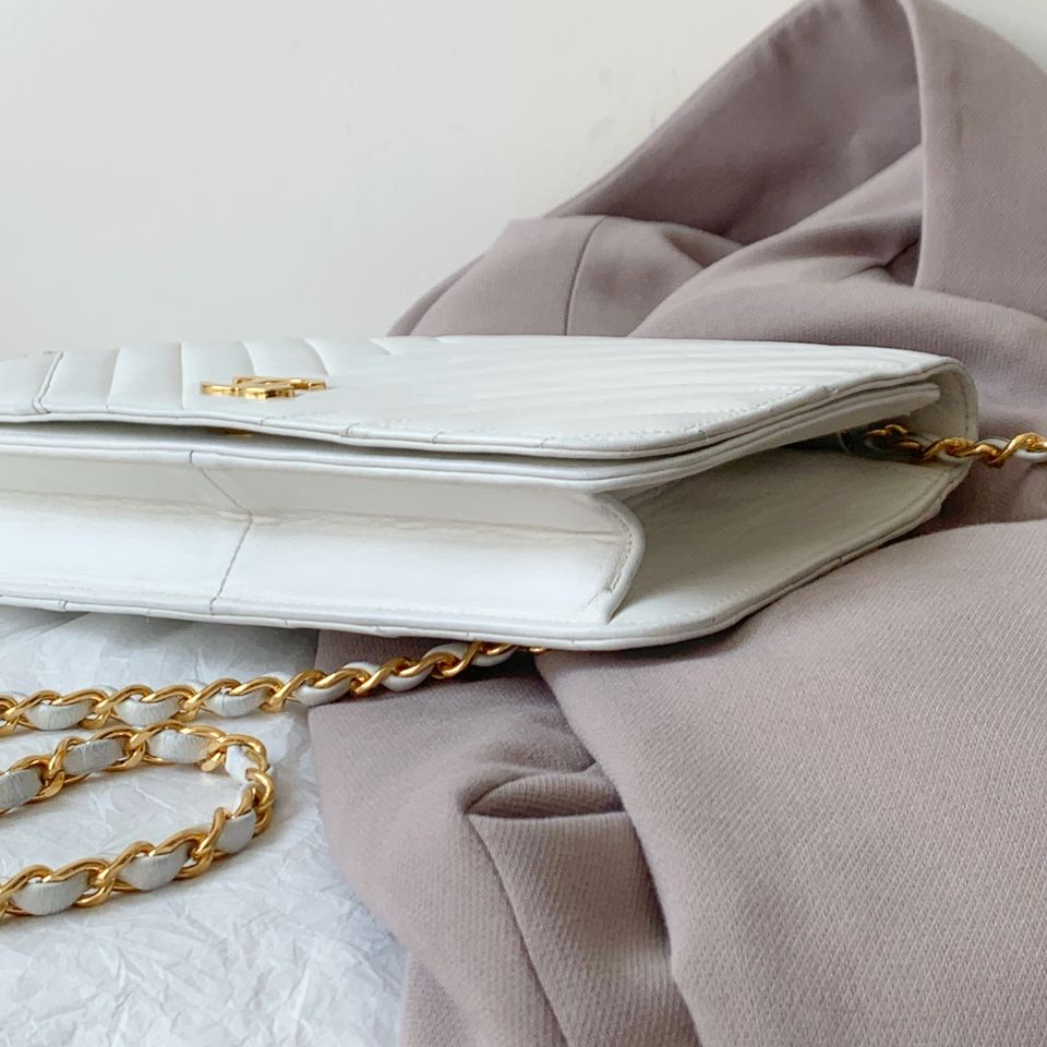 Chanel vintage V-Stitch Flap Bag