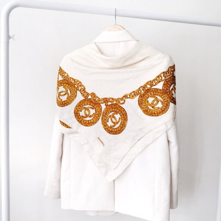 Chanel vintage silk scarf No.CHS211