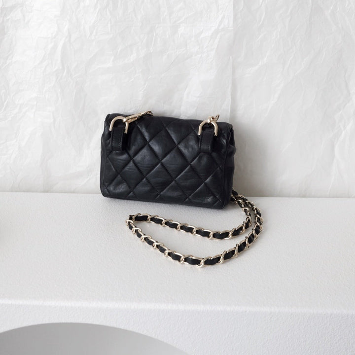 Chanel vintage quilted sheepskin CC belt bag+chain