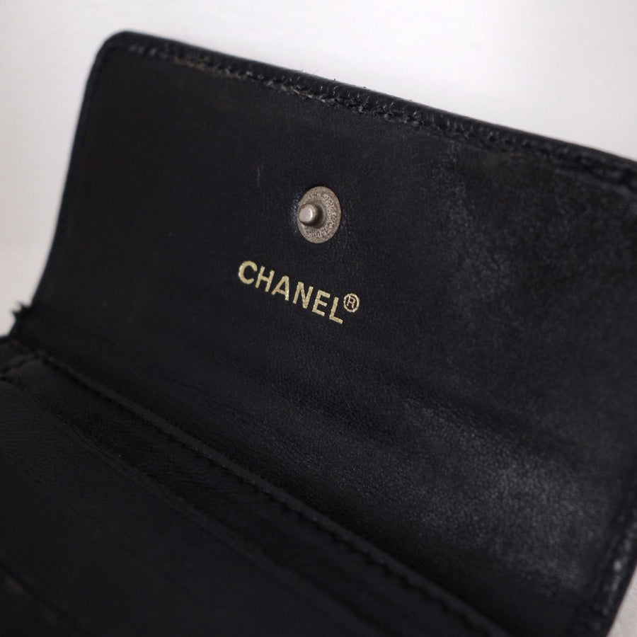 Chanel vintage caviar leather short wallet