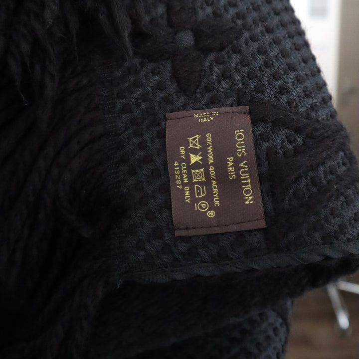 Louis Vuitton Logomania Scarf LS221