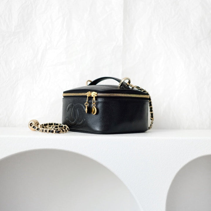 Chanel vintage coco cowhide mini wash bag