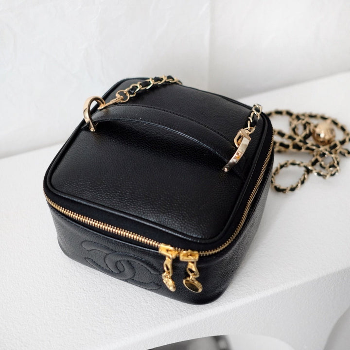 Chanel vintage coco cowhide mini wash bag