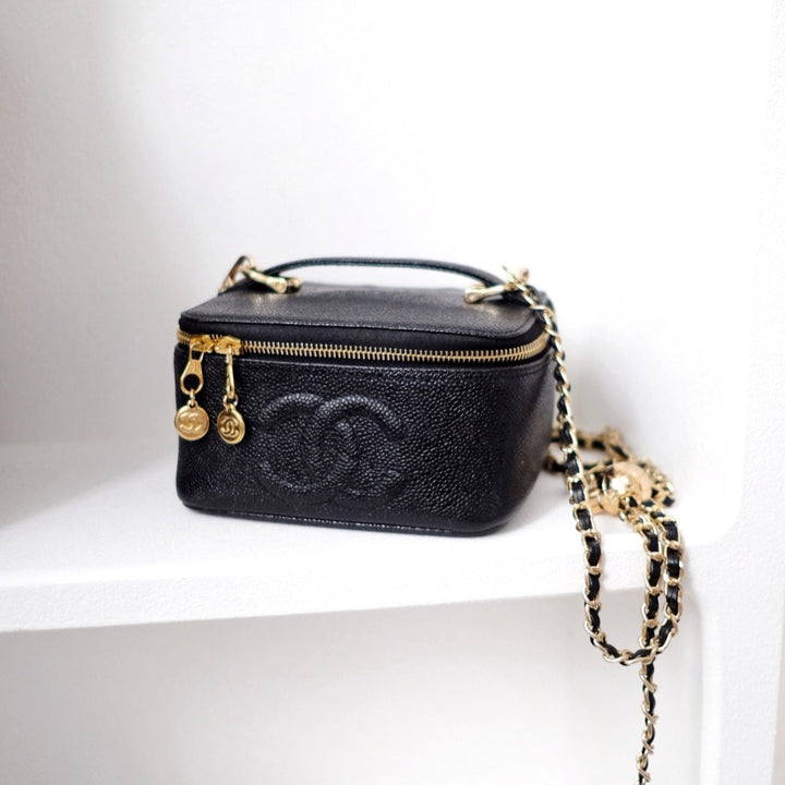 Chanel vintage coco cowhide mini wash bag