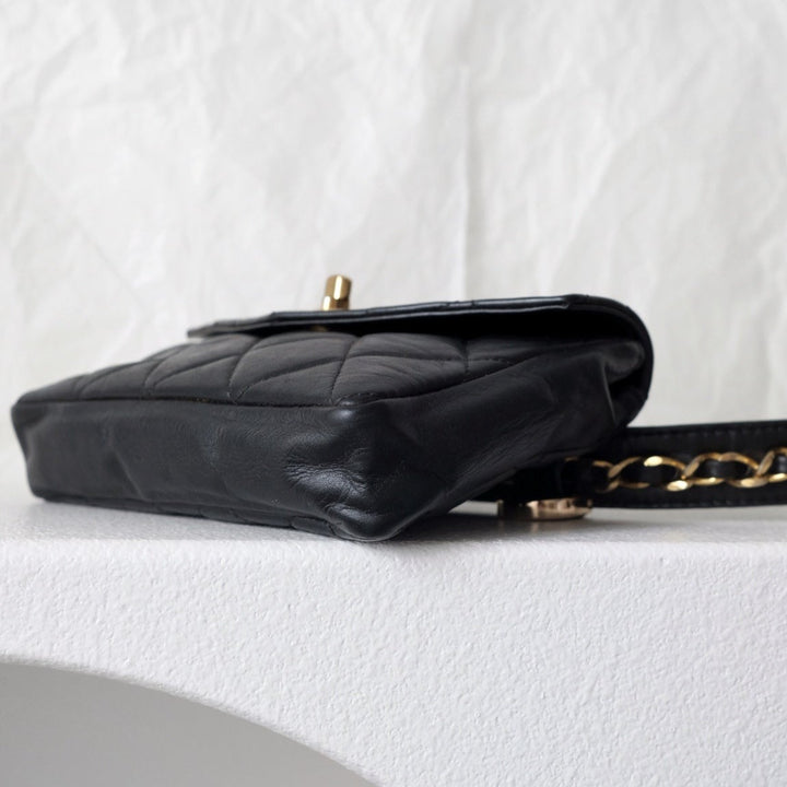 Chanel vintage quilted sheepskin CC belt bag+chain
