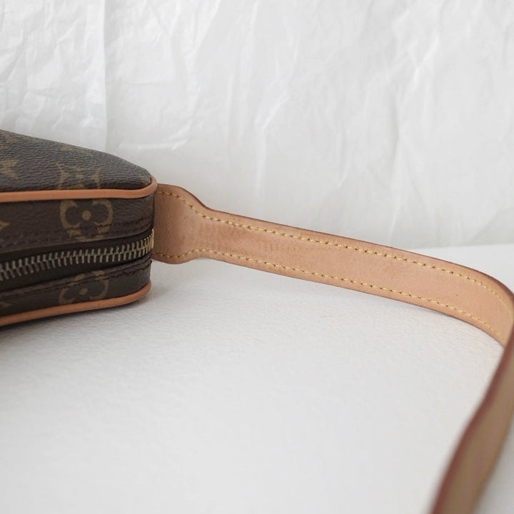 Louis Vuitton vintage croissant pm