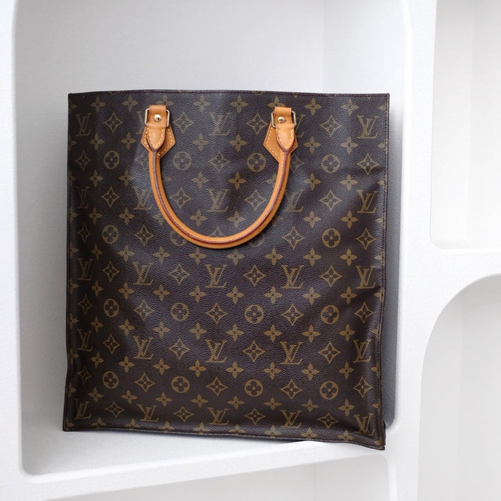 Louis Vuitton Monogram Petit Sac Plat