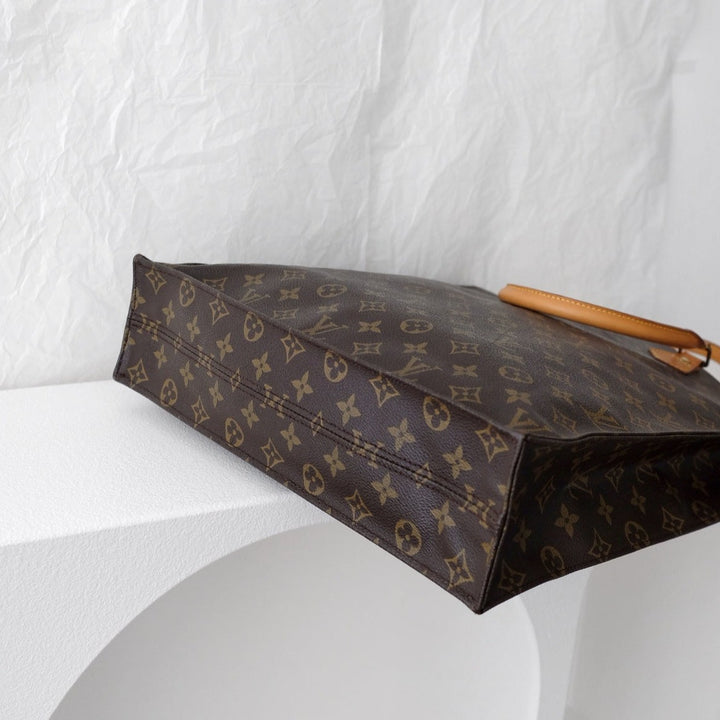 Louis Vuitton Monogram Petit Sac Plat