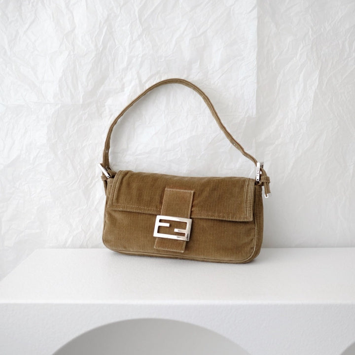 Fendi vintage ribbed mamma baguette shoulder bag