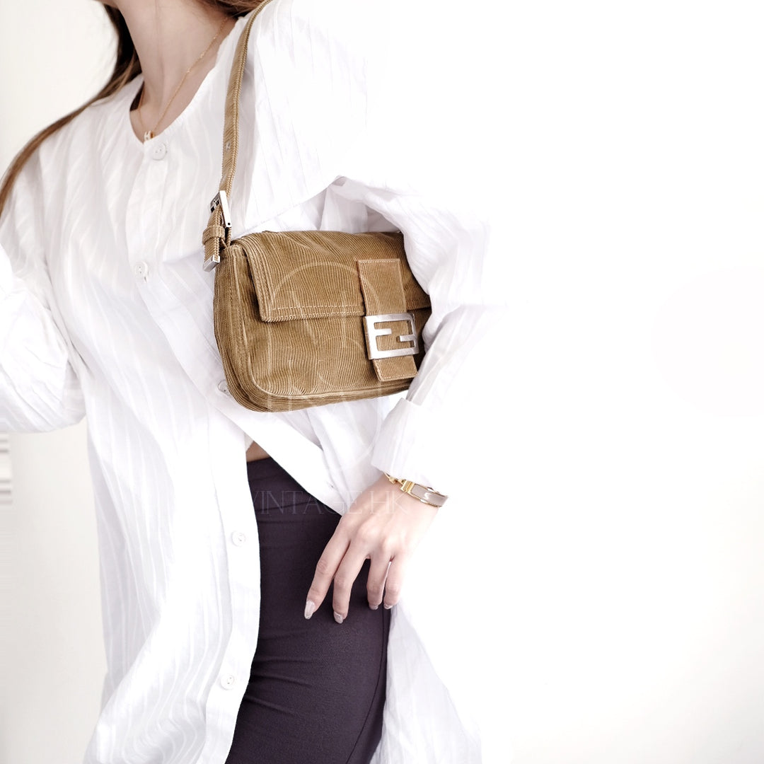 Fendi vintage ribbed mamma baguette shoulder bag