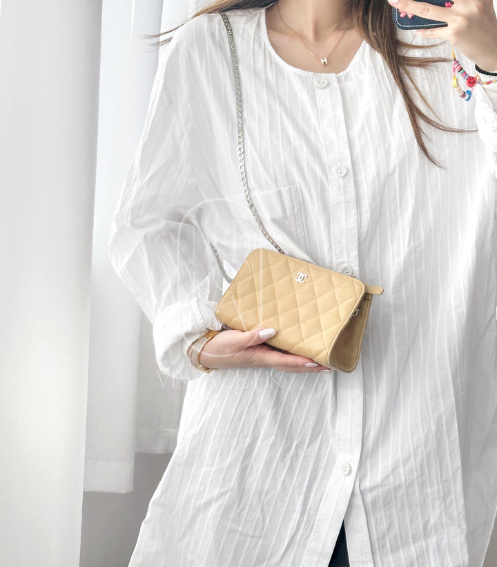 Chanel vintage beige quilted sheepskin pouch +chain