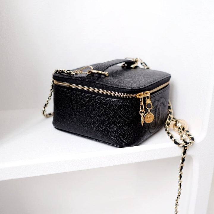 Chanel vintage coco cowhide mini wash bag